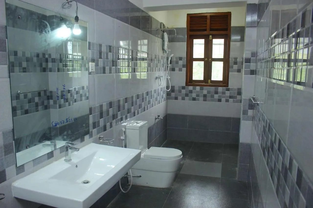 Heritage Eco Resort Kelaniya Hotel