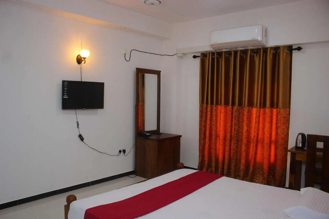 Heritage Eco Resort Kelaniya Hotel