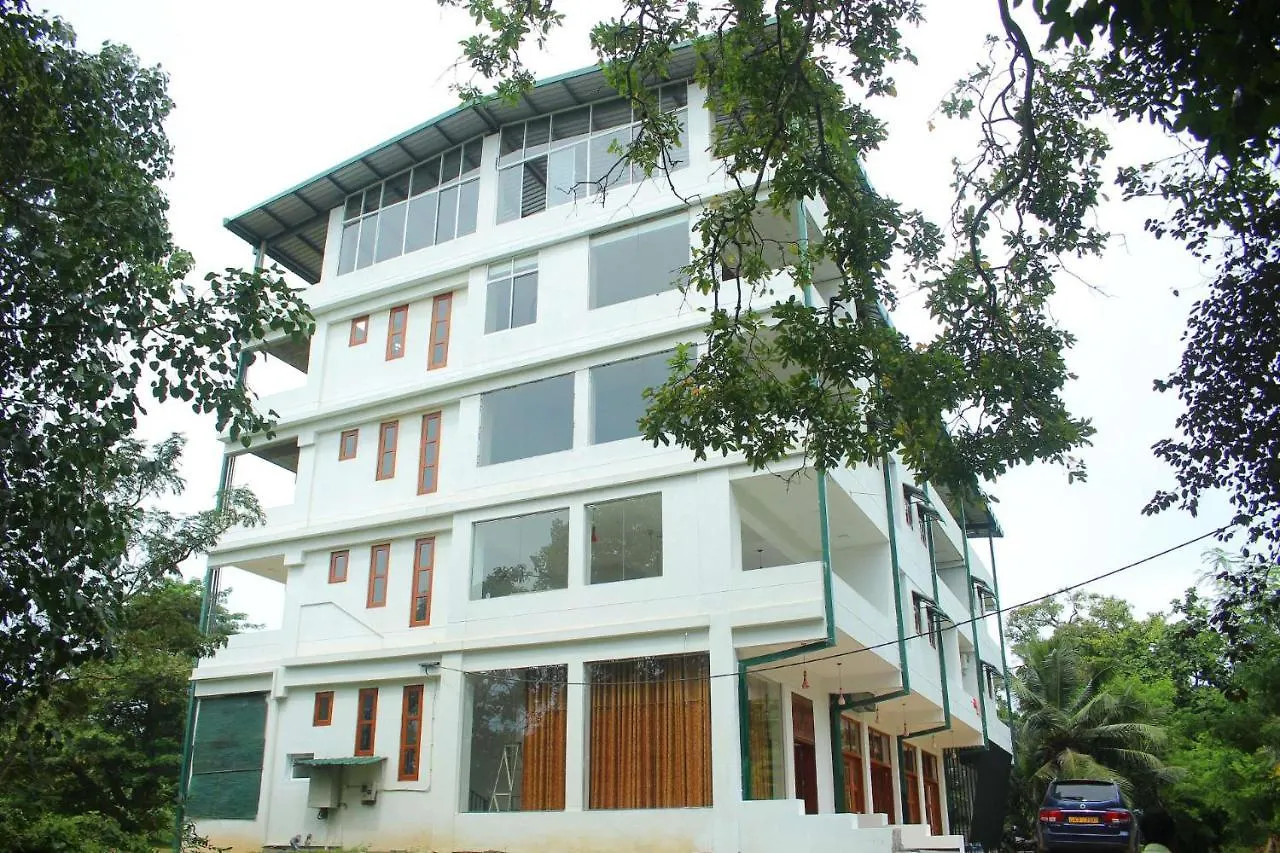 Heritage Eco Resort Kelaniya Hotel